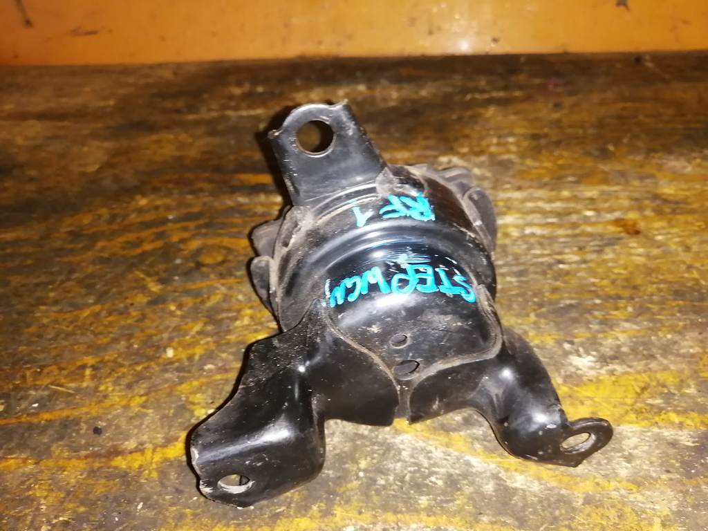 STEPWGN RF1 ПОДУШКА ДВС Honda Stepwgn 1