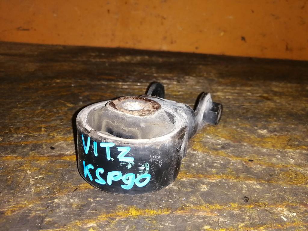 подушка двигателя Toyota Vitz 0