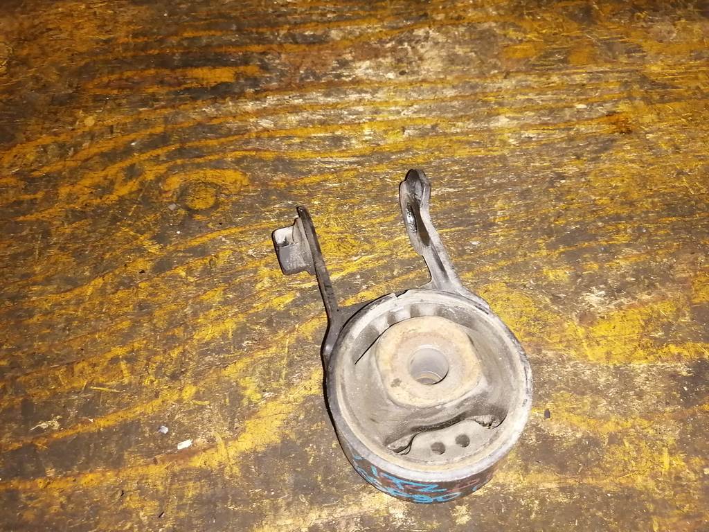 VITZ KSP90 ПОДУШКА ДВС ЗАДНЯЯ 1 Toyota Vitz 1