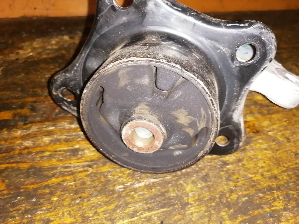 COLT Z21A ПОДУШКА ДВС ЛЕВАЯ Mitsubishi Colt 1