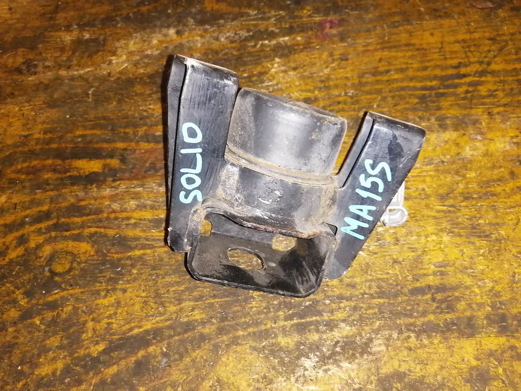 подушка двигателя Suzuki Solio 0