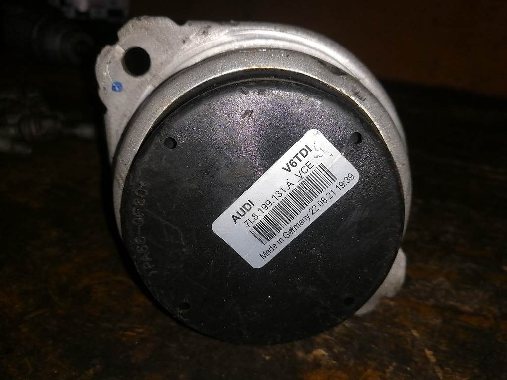 CAYENNE 957 ПОДУШКА ДВС Porsche Cayenne 1