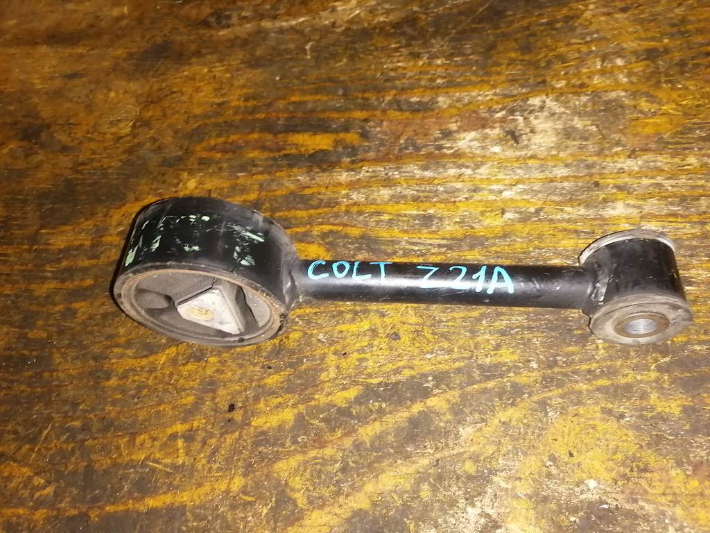 подушка двигателя Mitsubishi Colt 0