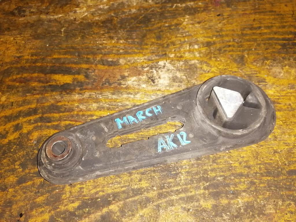 подушка двигателя Nissan March 0