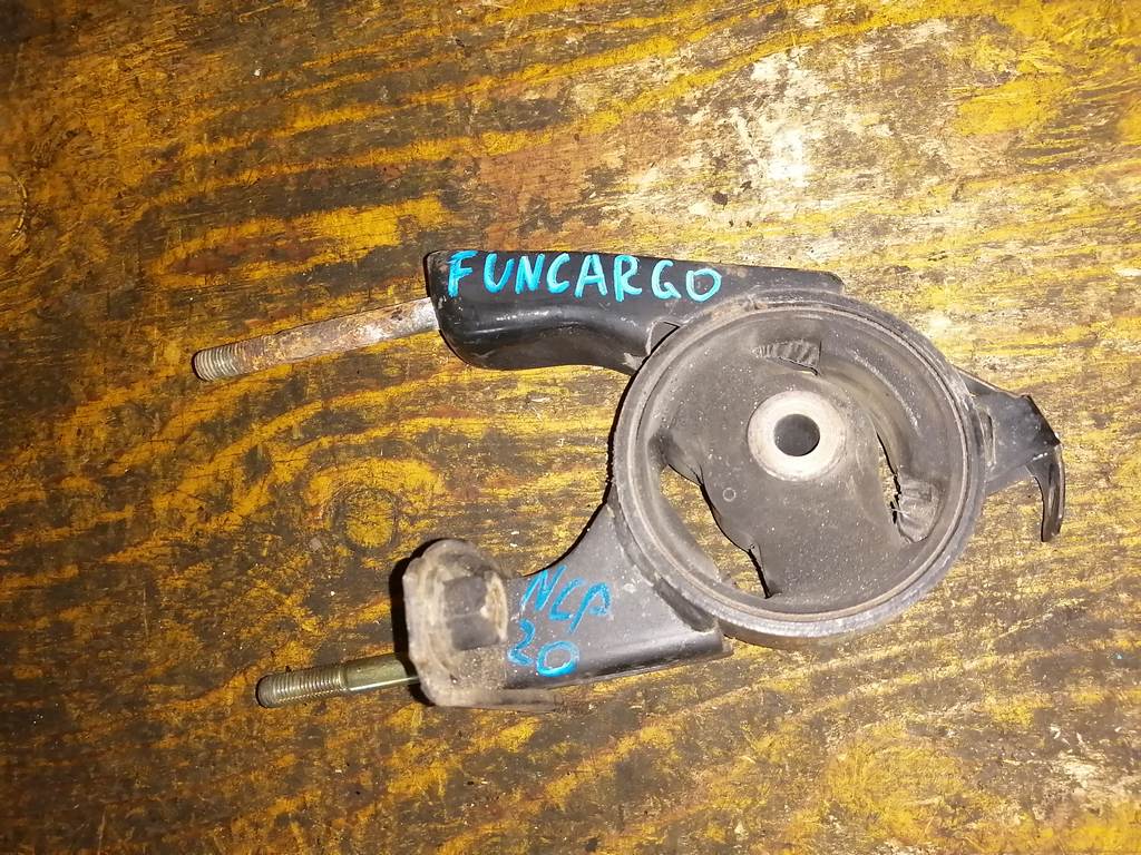 подушка двигателя Toyota Funcargo 0