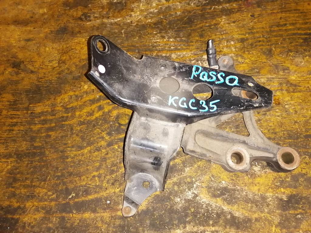подушка двигателя Toyota Passo 0