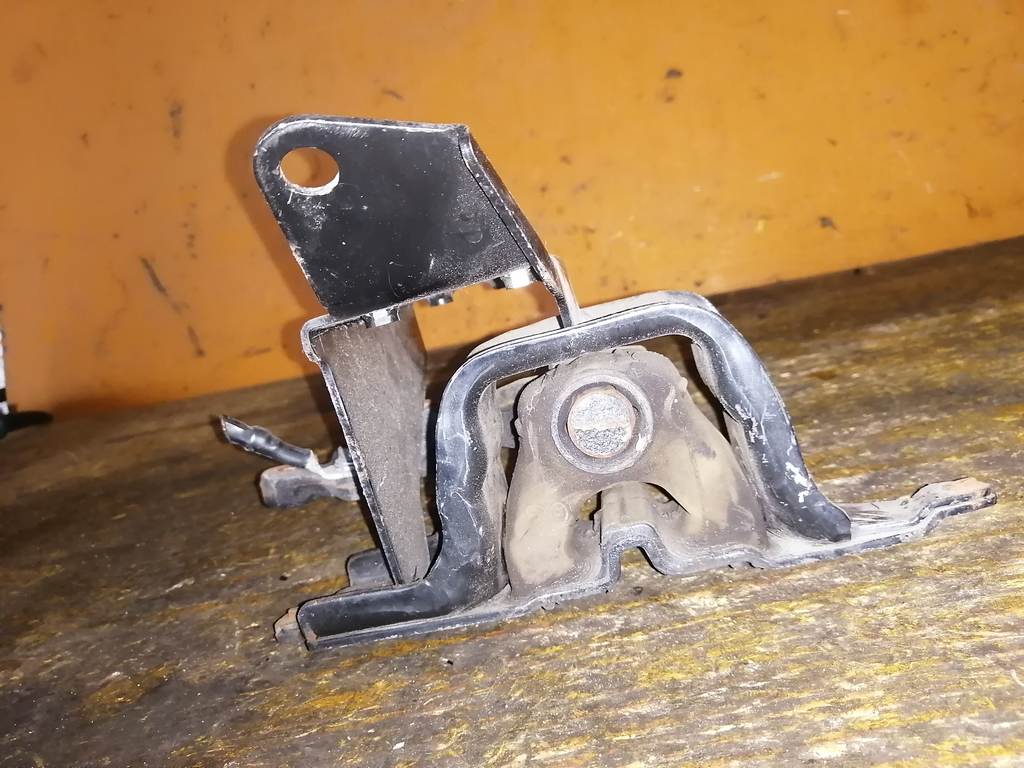 PASSO KGC35 ПОДУШКА ДВС ЛЕВАЯ Toyota Passo 1