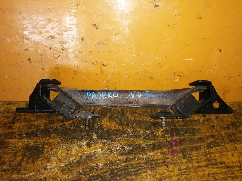 кронштейн кпп Mitsubishi Pajero 0
