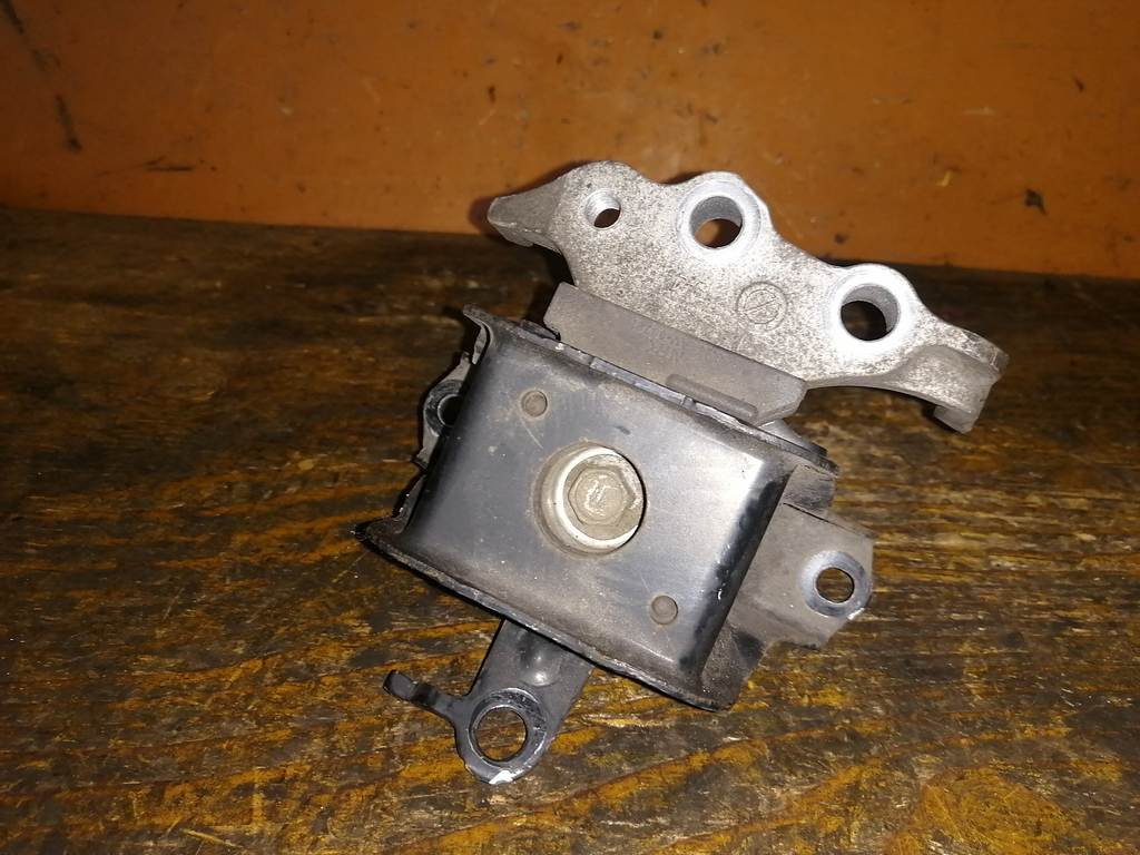 TANTO L375S ПОДУШКА ДВС ПРАВАЯ Daihatsu Tanto 1