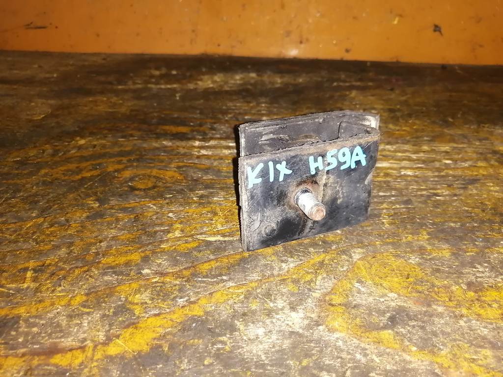 подушка двигателя Nissan KIX 0