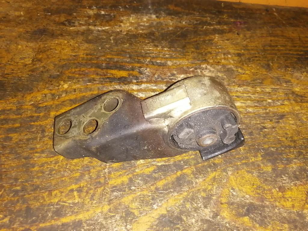 DEMIO DW3W ПОДУШКА ДВС Mazda Demio 1