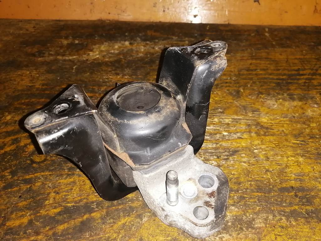 PROBOX NCP51 ПОДУШКА ДВС ПРАВАЯ Toyota Probox 1