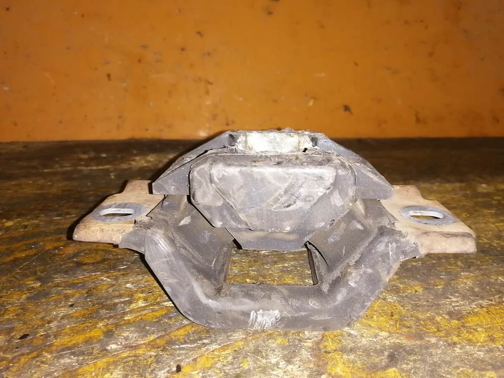 DEMIO DY3W ПОДУШКА ДВС Mazda Demio 1