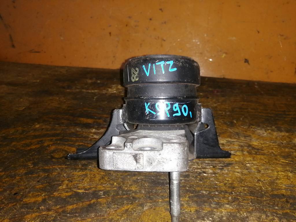 подушка двигателя Toyota Vitz 0