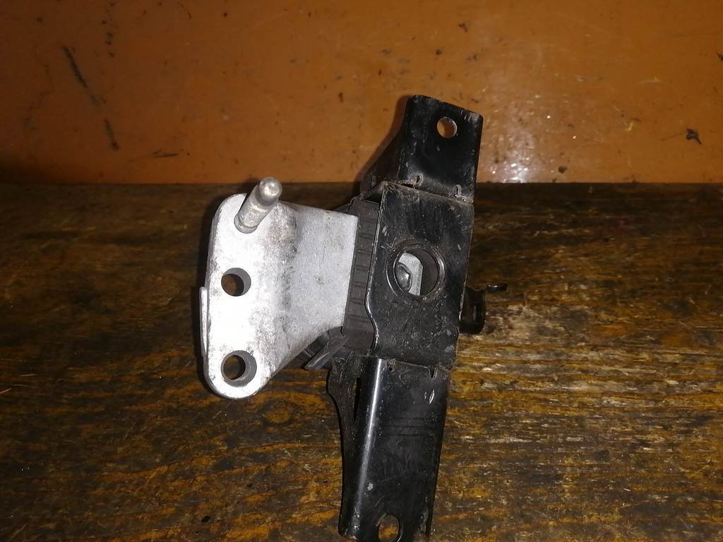 VITZ KSP90 ПОДУШКА ДВС ПРАВАЯ 1 Toyota Vitz 1