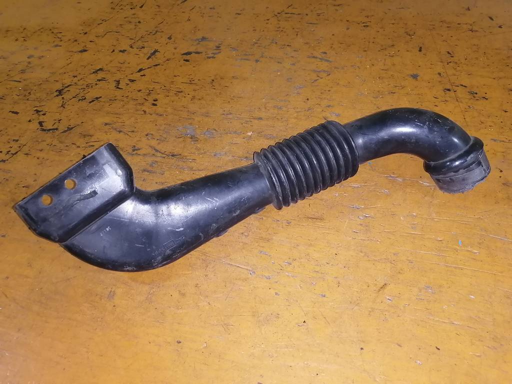 MARCH AK12 ВОЗДУХОЗАБОРНИК Nissan March 1