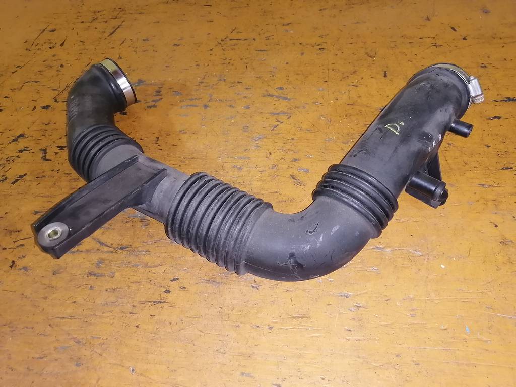DEMIO DW3W ВОЗДУХОЗАБОРНИК Mazda Demio 1