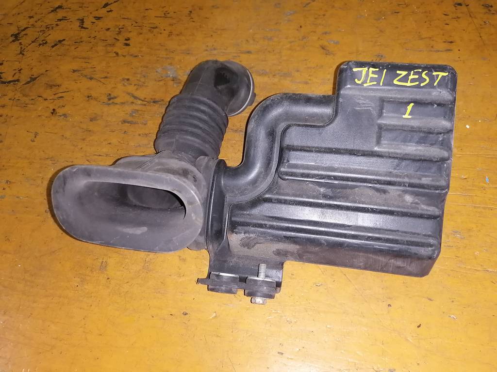 воздухозаборник Honda Zest 0