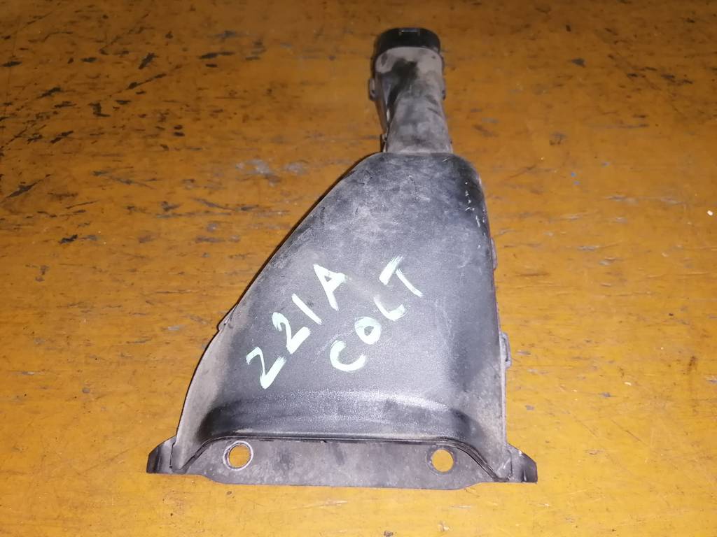 воздухозаборник Mitsubishi Colt 0
