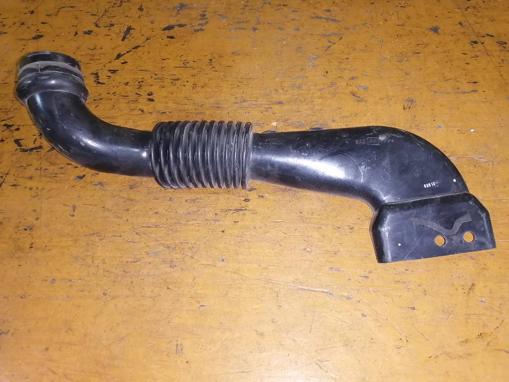 MARCH AK12 ВОЗДУХОЗАБОРНИК Nissan March 1