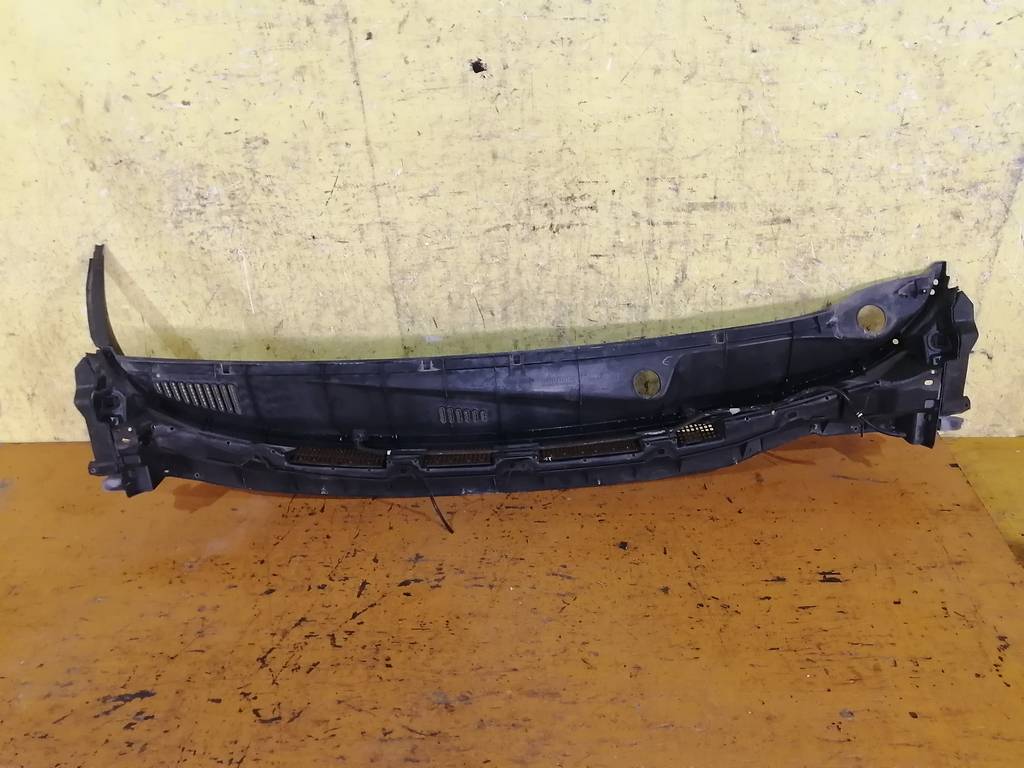 NOTE E11 ЖАБО c левым уголком Nissan Note 4