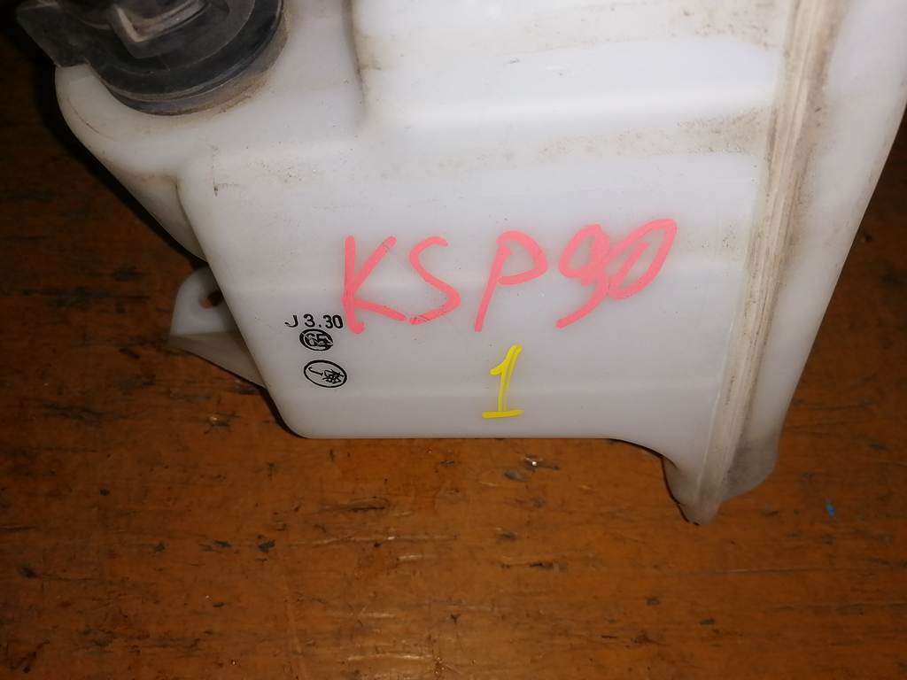 VITZ KSP90 БАЧОК ОМЫВАТЕЛЯ 1 Toyota Vitz 1