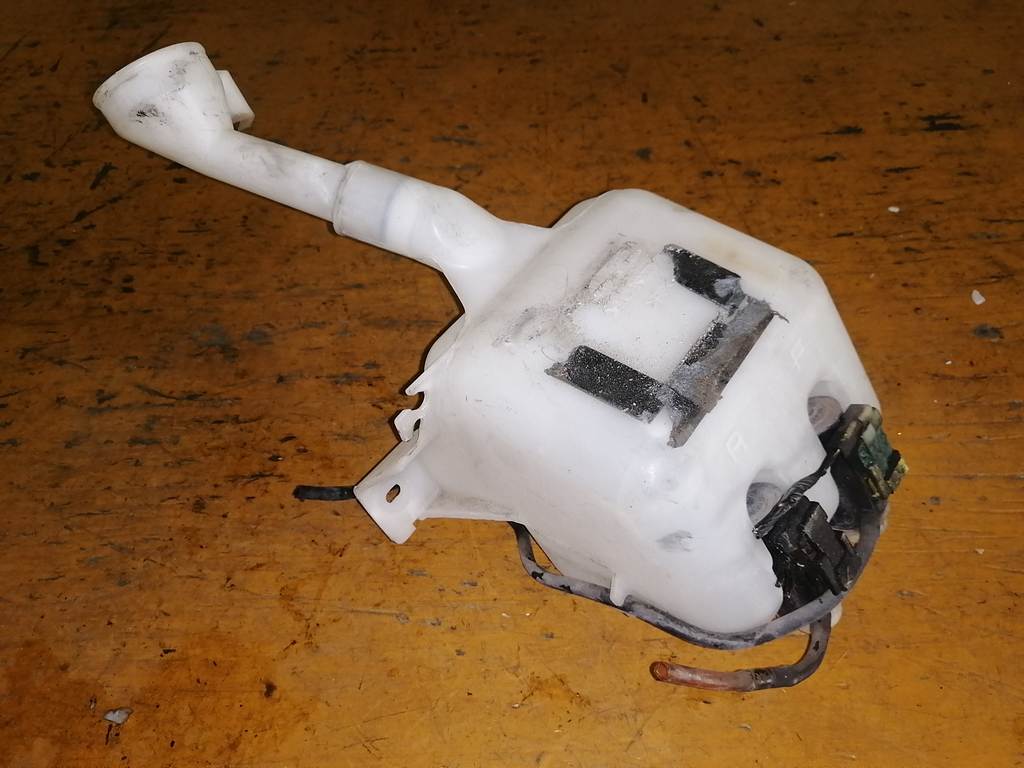 FIT GD3 БАЧОК ОМЫВАТЕЛЯ Honda Fit 1