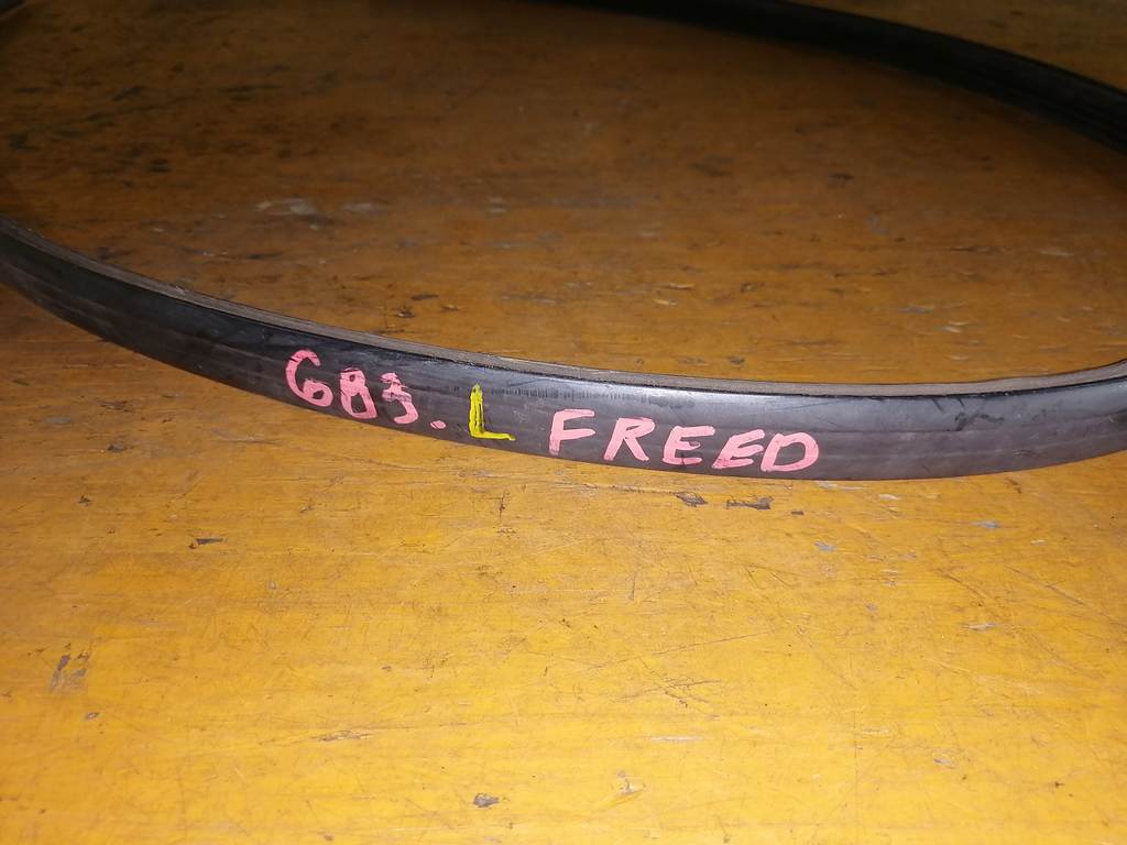 FREED GB3 МОЛДИНГ НА КРЫШУ ЛЕВЫЙ Honda Freed 1