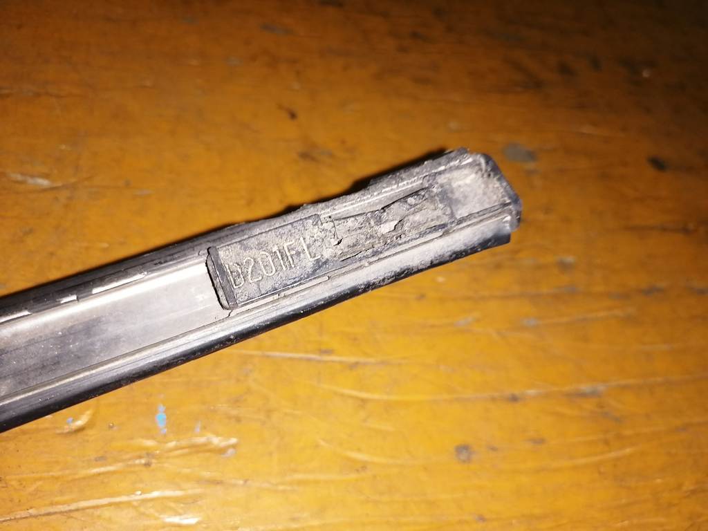 молдинг на крышу Mazda Demio 3