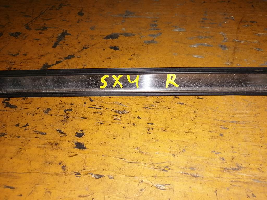 SX4 YA11S МОЛДИНГ НА КРЫШУ ПРАВЫЙ Suzuki SX4 1