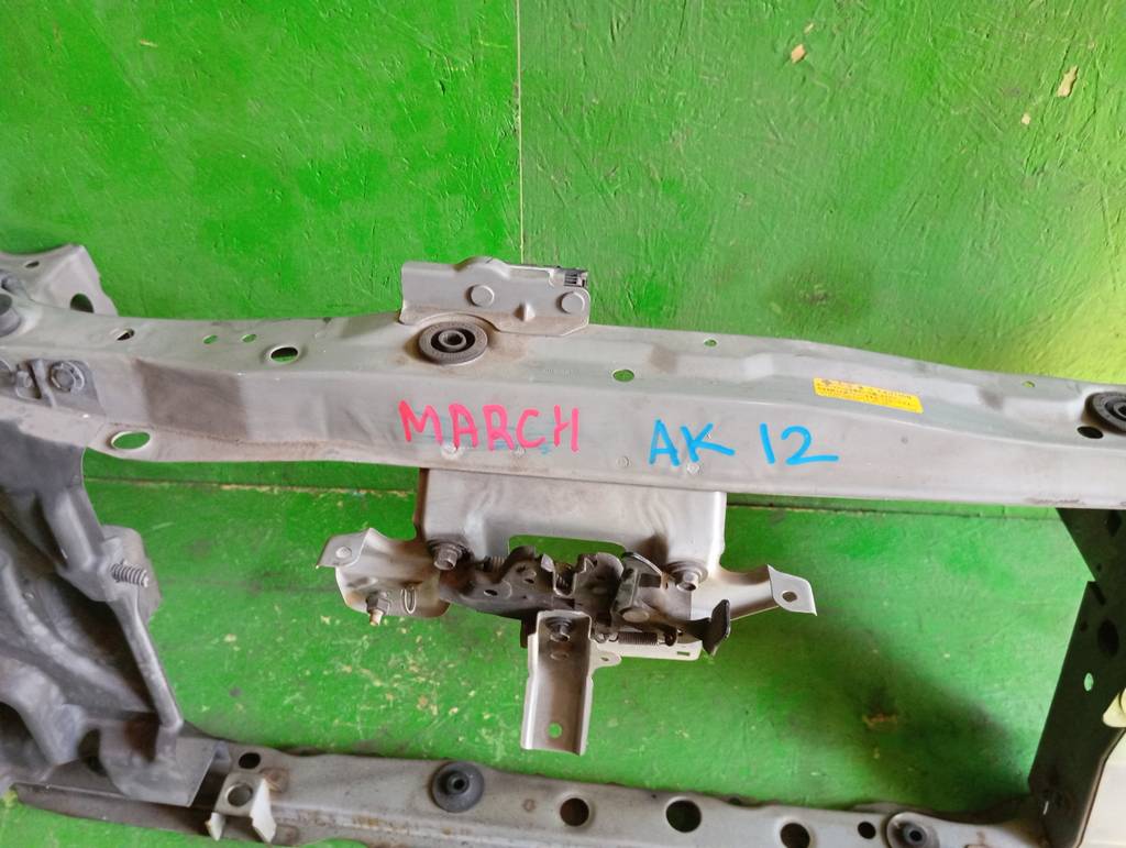 MARCH AK12 РАМКА РАДИАТОРА Nissan March 4