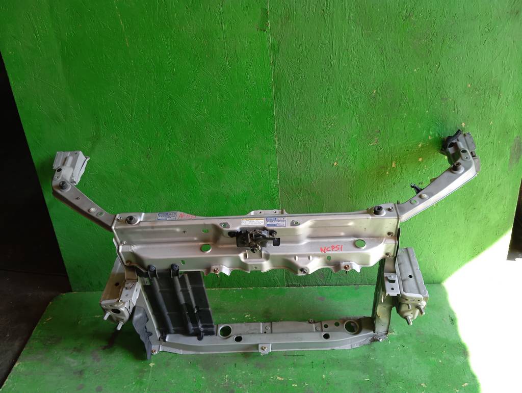 PROBOX NCP51 РАМКА РАДИАТОРА Toyota Probox 1