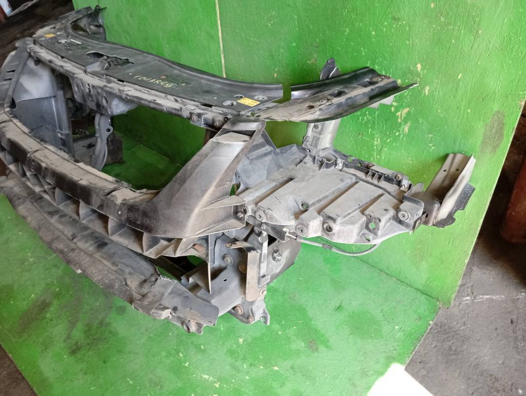 TOUAREG 7L7 РАМКА РАДИАТОРА Volkswagen Touareg 4