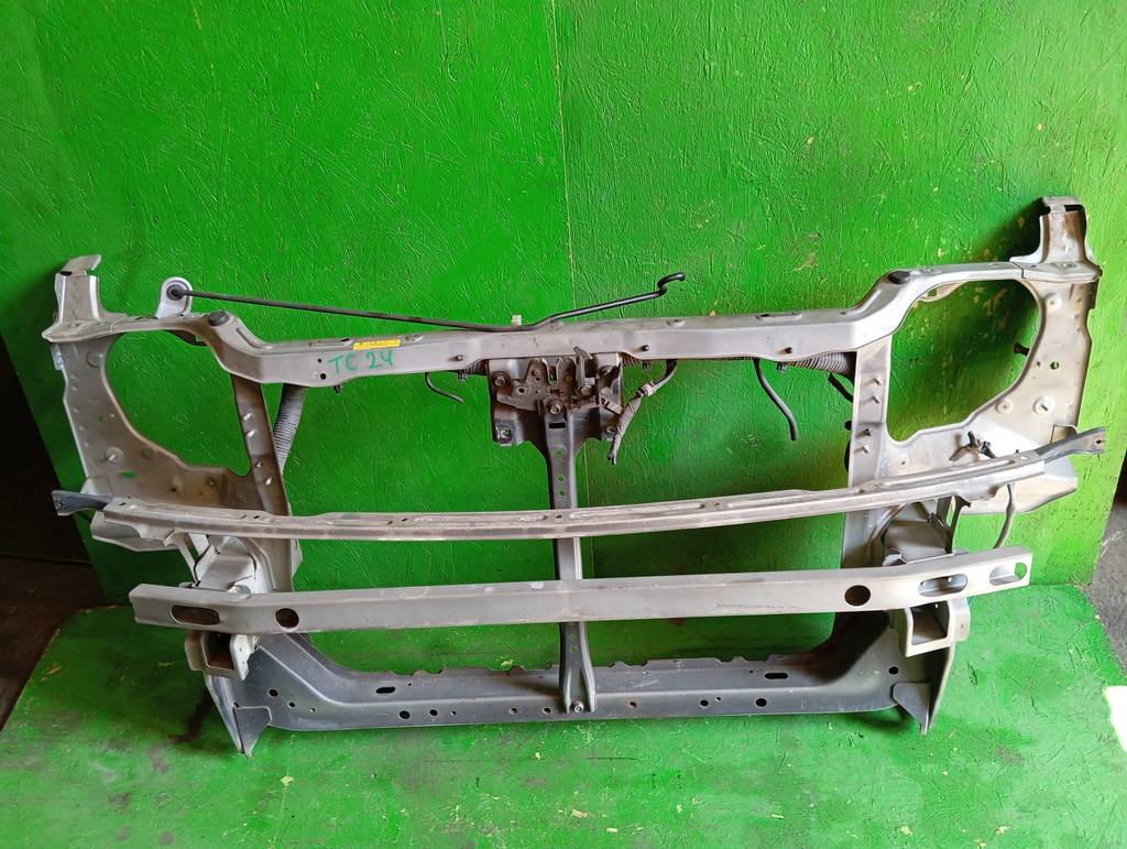 SERENA TC24 РАМКА РАДИАТОРА Nissan Serena 1