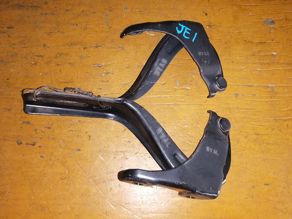 петля капота Honda Zest 0