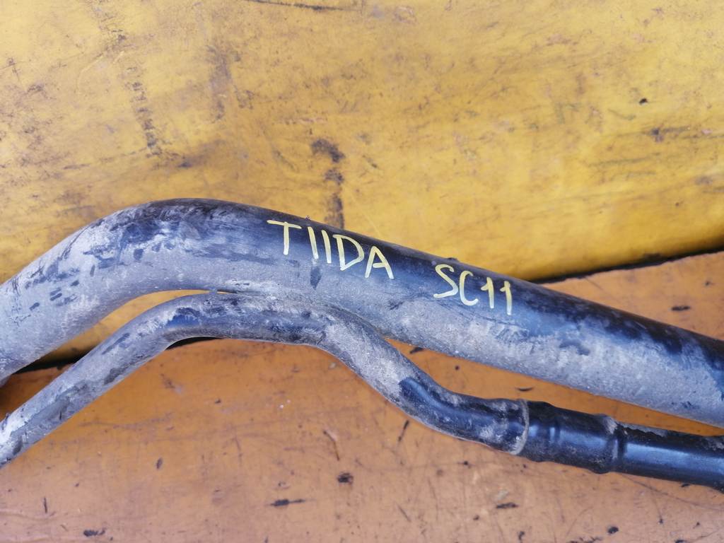 TIIDA LATIO SC11 ГОРЛОВИНА БЕНЗОБАКА Nissan Tiida Latio 1