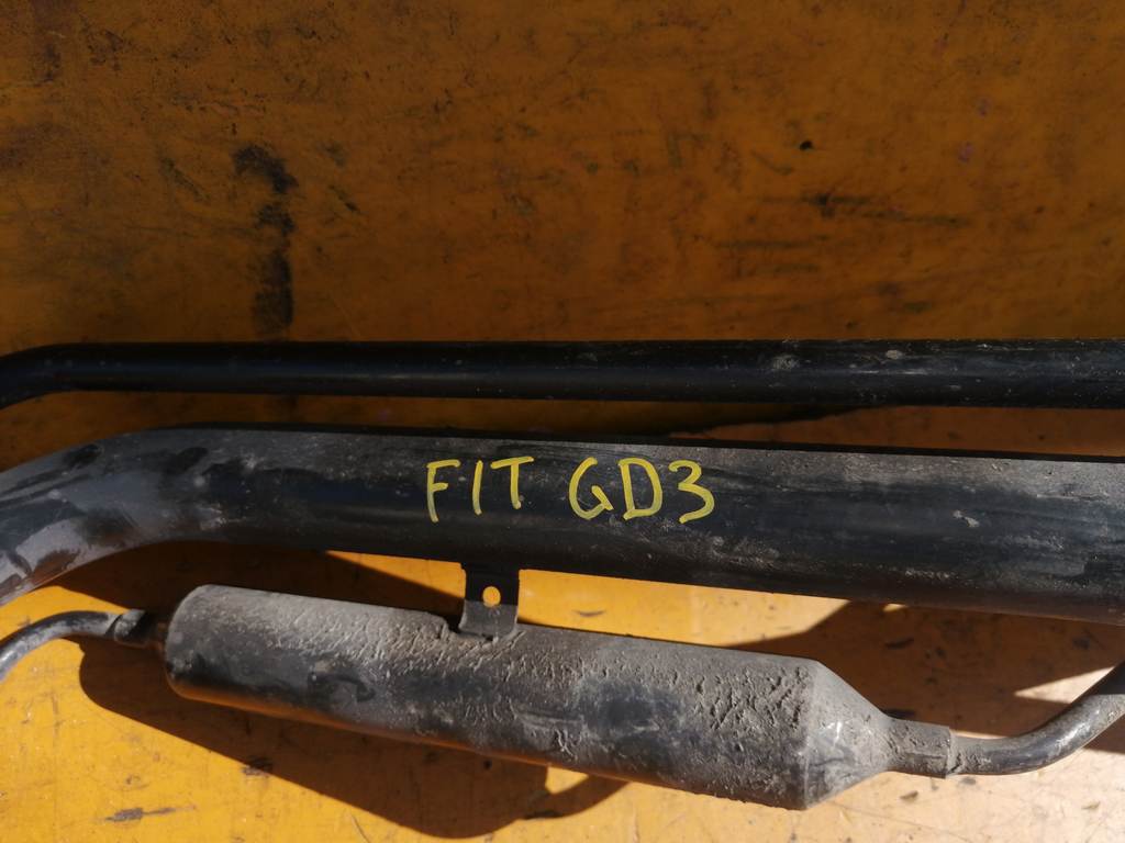 FIT GD3 ГОРЛОВИНА БЕНЗОБАКА Honda Fit 1