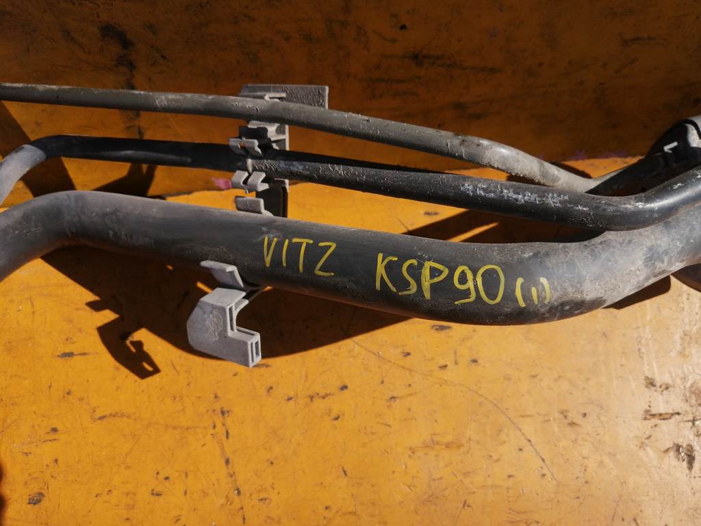 VITZ KSP90 ГОРЛОВИНА БЕНЗОБАКА 1 Toyota Vitz 1