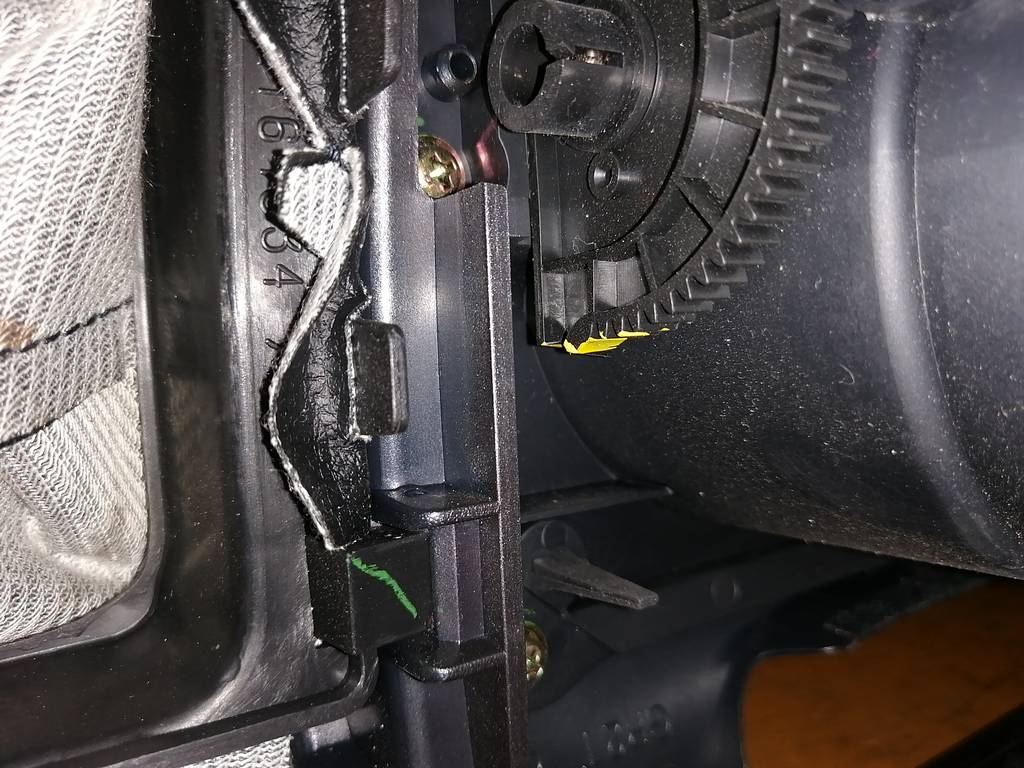 консоль между сидений Mazda Atenza 6