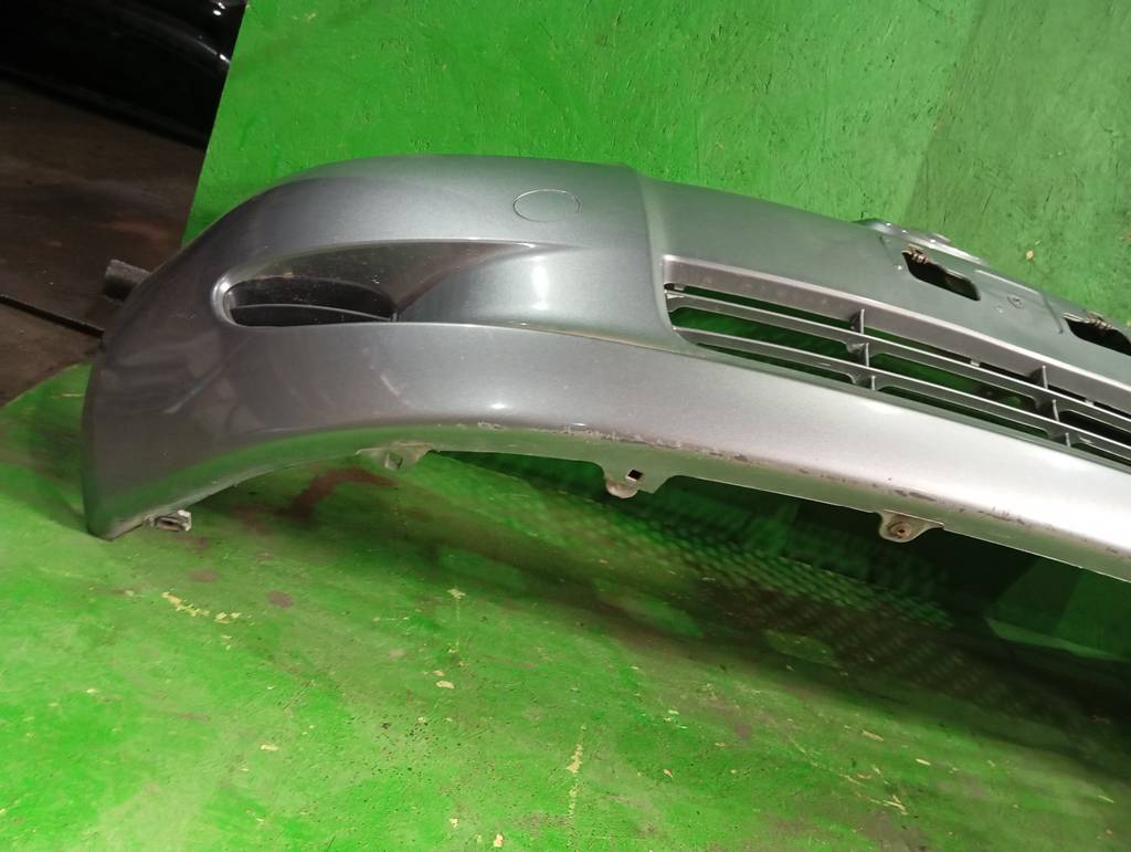 бампер Toyota Vitz 3