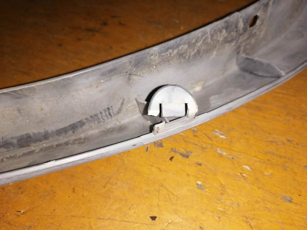 накладка на крыло Suzuki Swift 3