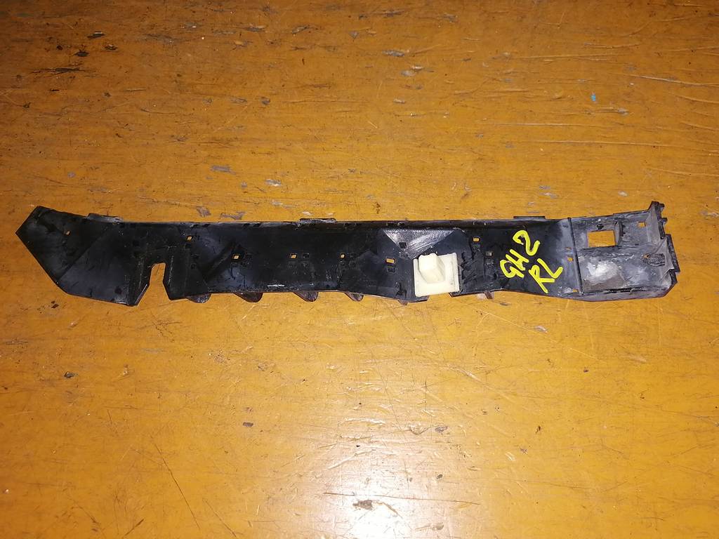 крепеж бампера Subaru Impreza 0