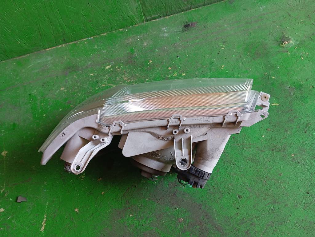 PROBOX NCP51 ФАРА ЛЕВАЯ 52075 ЭЛ.КОР. Toyota Probox 1