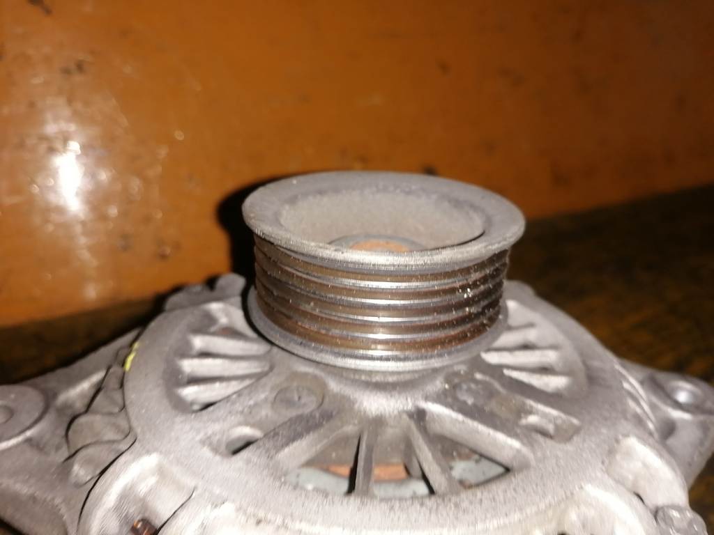 EJ203 ГЕНЕРАТОР 23700 AA521 Subaru Legacy 1