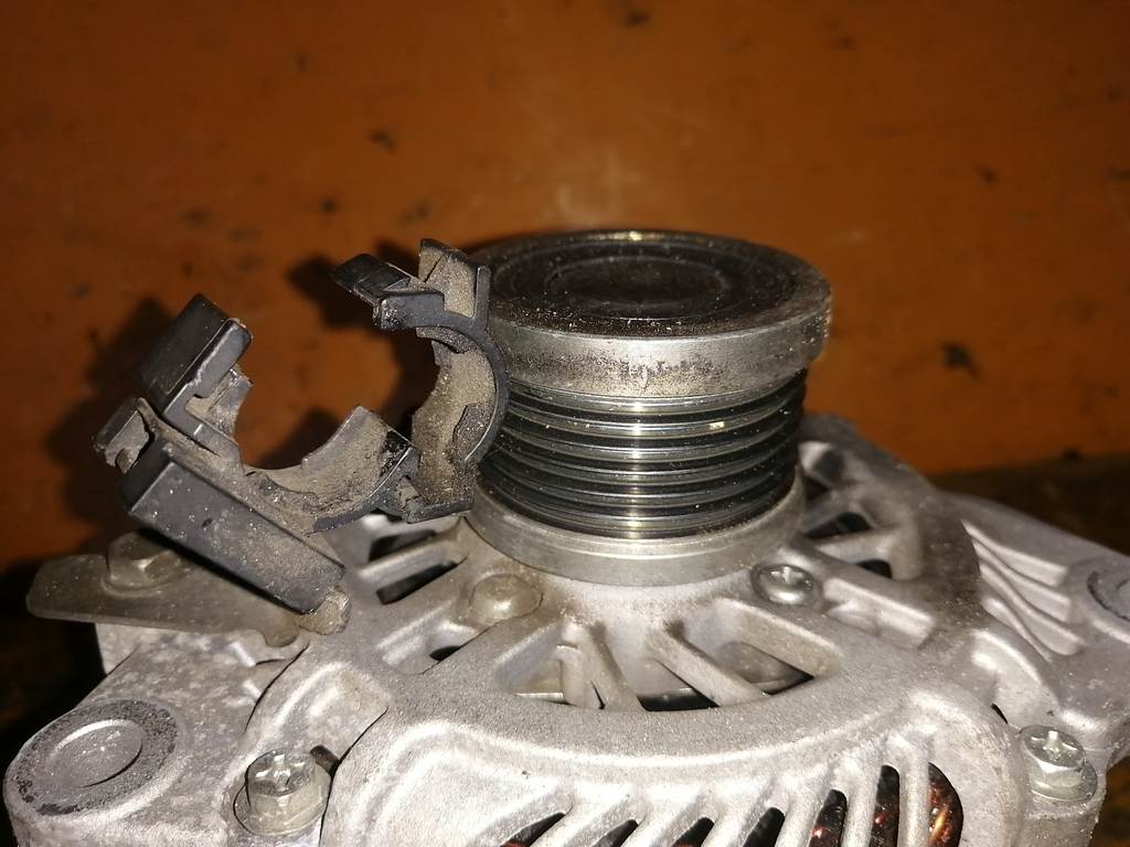 QR20DE ГЕНЕРАТОР 23100-AU410-B Nissan Serena 1