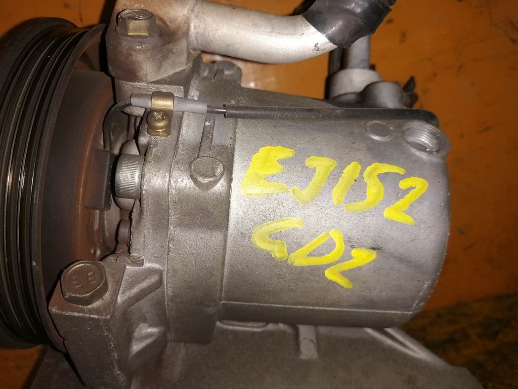 EJ152 КОМПРЕССОР КОНДИЦИОНЕРА 73111FE030 Subaru Impreza 1