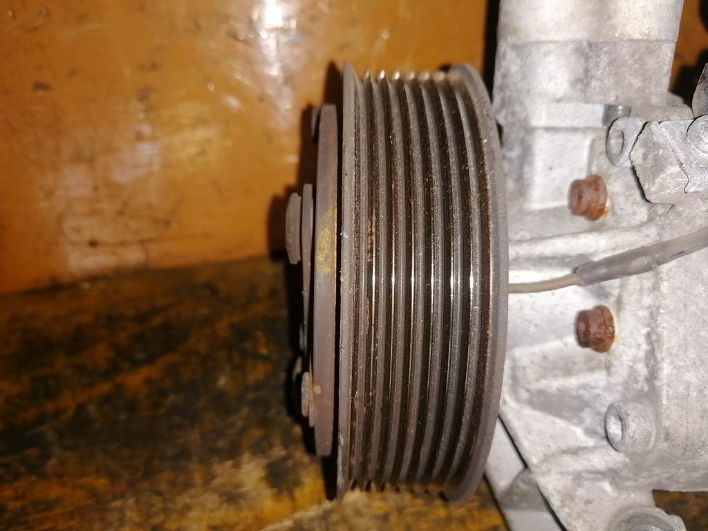 HR15DE КОМПРЕССОР КОНДИЦИОНЕРА 92600 1KA3D Nissan Cube 1