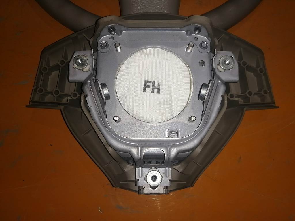 airbag водительский Daihatsu Tanto 3