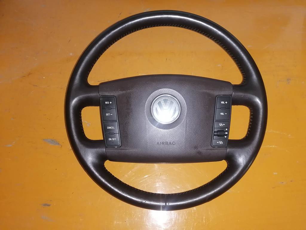 airbag водительский Volkswagen Touareg 0