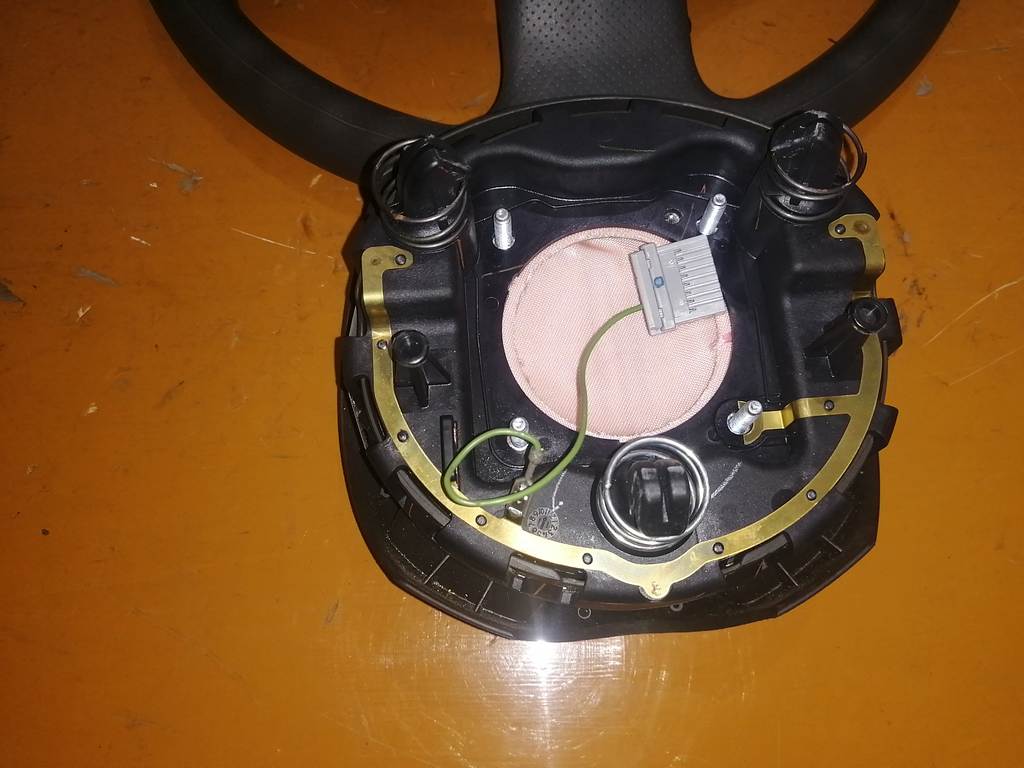 airbag водительский Nissan Cube 3